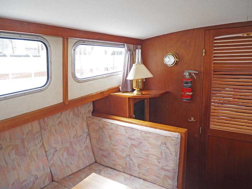 Saloon, Accommodation